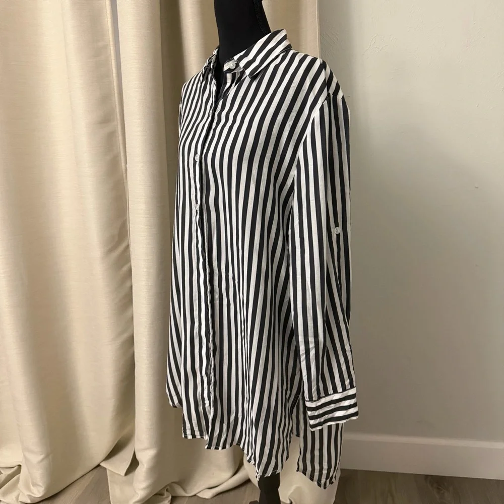 Summersalt Striped Black and White Swim Cover-Up - Picture 4 of 7
